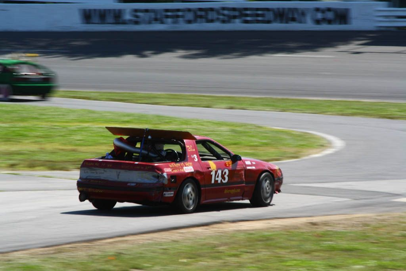 Illustration for article titled The 24 Hours Of LeMons New England 2009 Über Gallery, Part 1